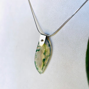 Fold necklace in moss agate-serena kojimoto studio