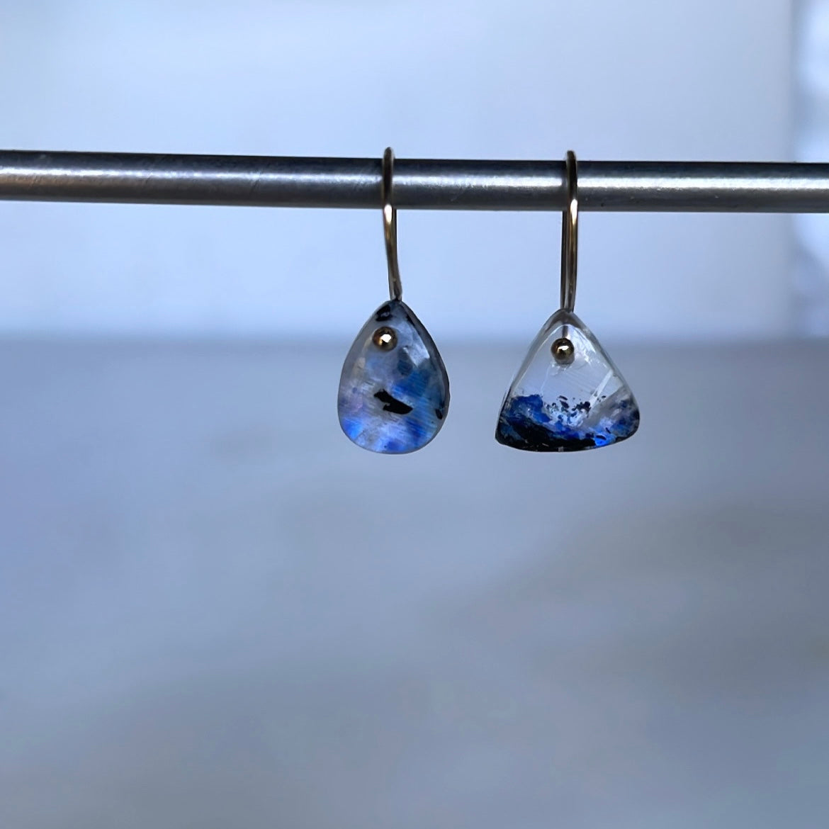 Petite teardrop triangle earrings-serena kojimoto studio