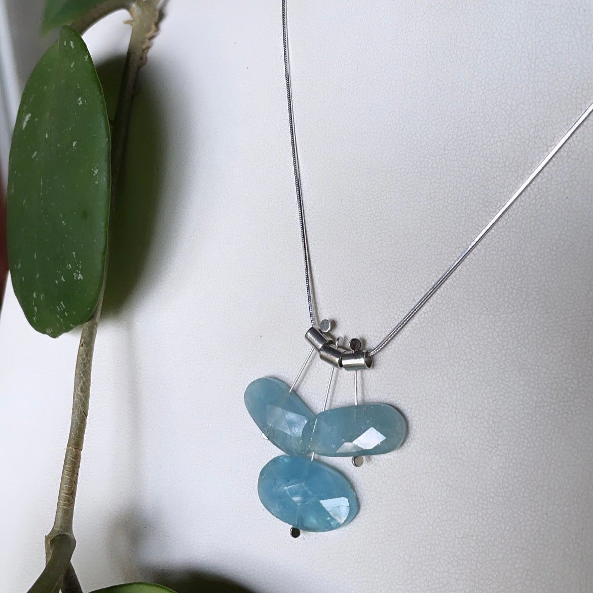 3 petal pivot aquamarines necklace-serena kojimoto studio