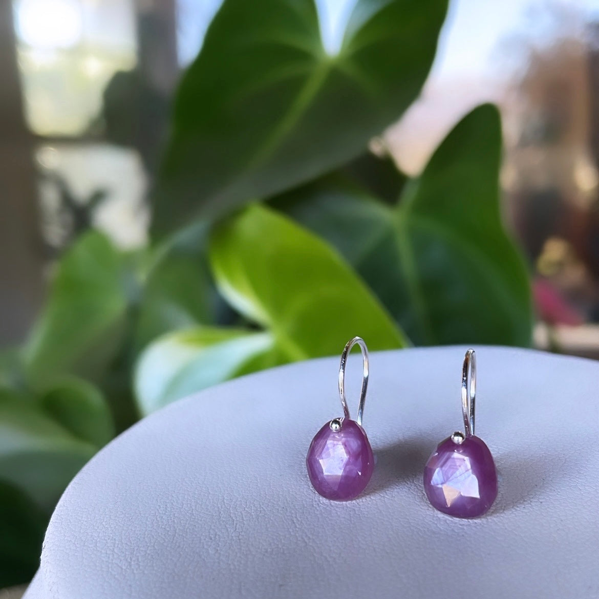 Mini earrings in pink sapphires-serena kojimoto studio