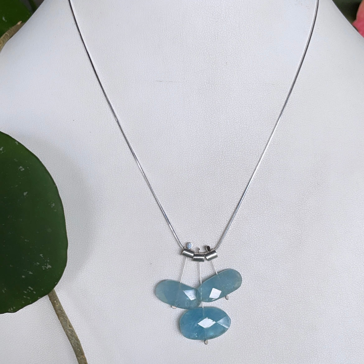 3 petal pivot aquamarines necklace-serena kojimoto studio