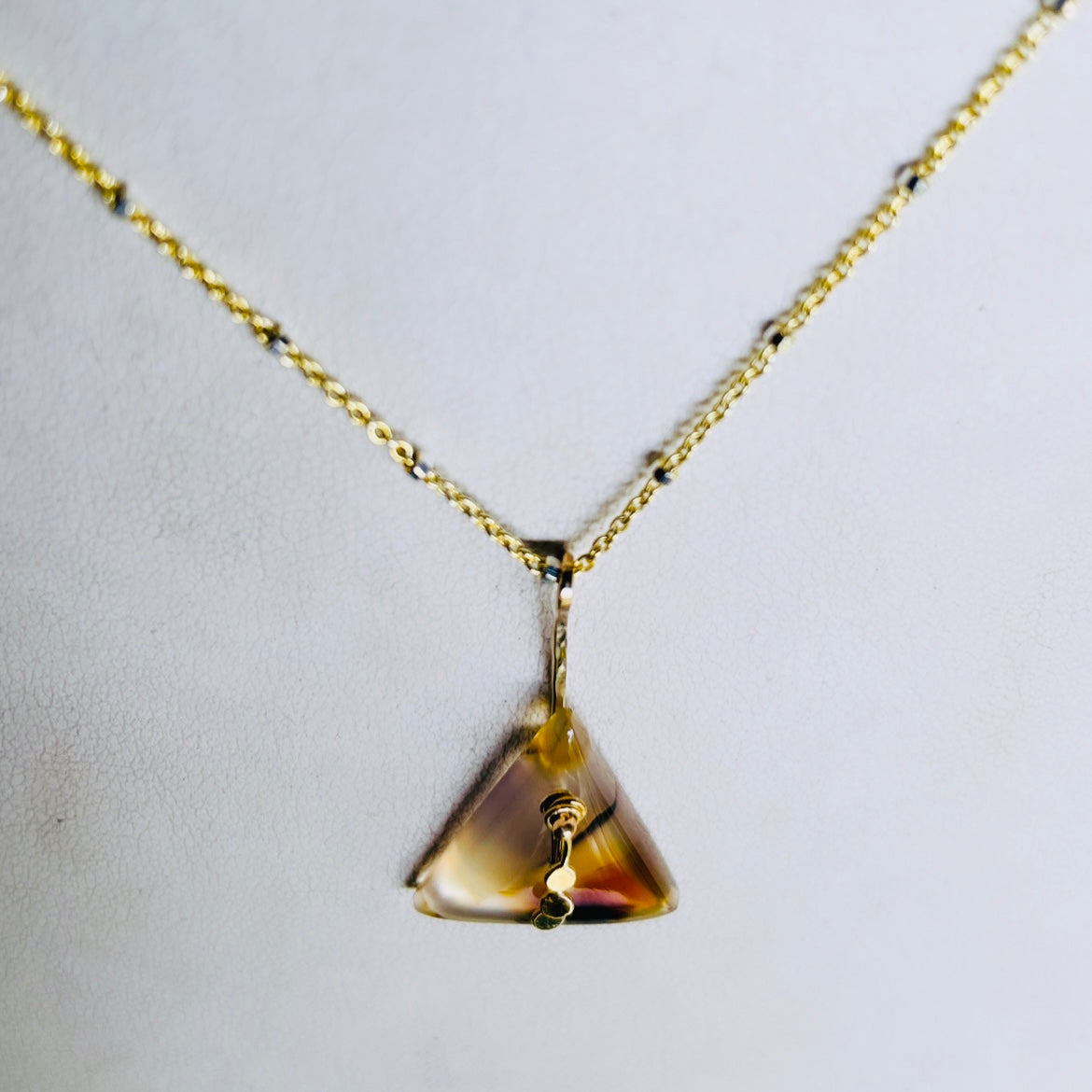 Pendulum dots triangle montana agate-serena kojimoto studio